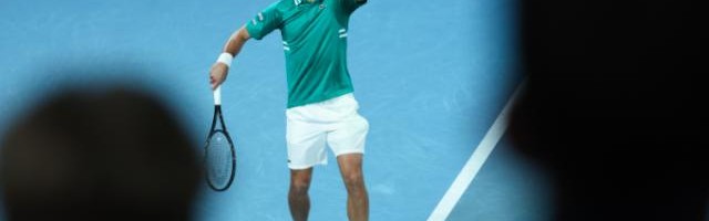 开云-德约五盘鏖战击退弗里茨 意外受伤卫冕之旅蒙阴影