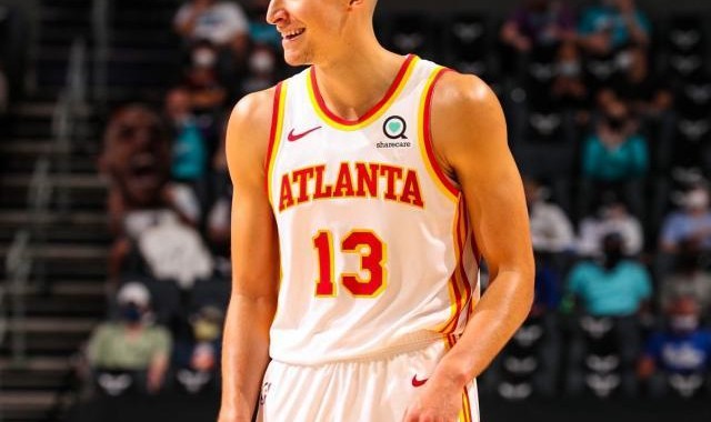 开云-8记三分射穿黄蜂 博格丹状态火爆扛起残阵老鹰