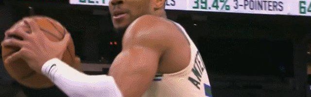 Kaiyun-【观察】字母哥和雄鹿：手拉手消耗到两败俱伤