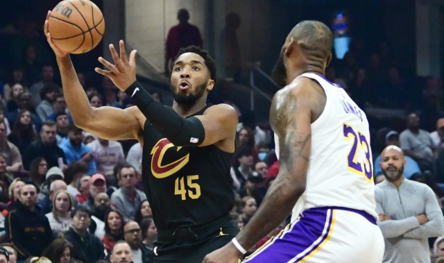 开云-美记：休赛期哈登&amp;米切尔将与詹姆斯商讨 他回归家乡的相关事宜